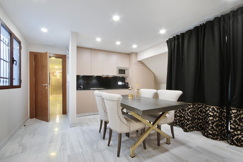 גרנדה Suites Gran Via Capilla Real מראה חיצוני תמונה