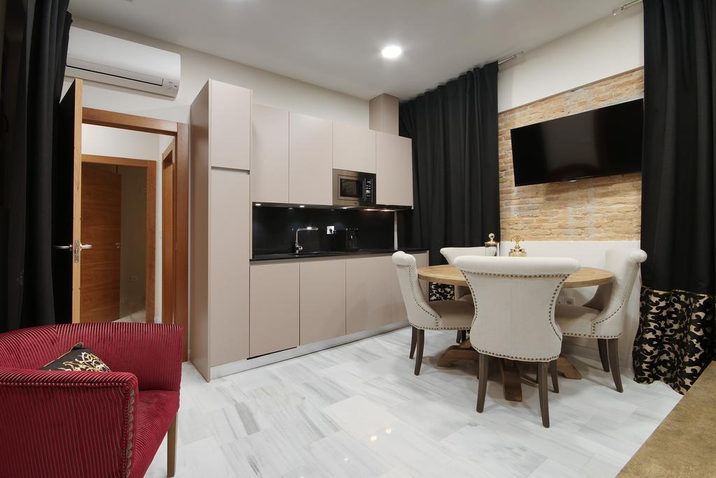 גרנדה Suites Gran Via Capilla Real מראה חיצוני תמונה