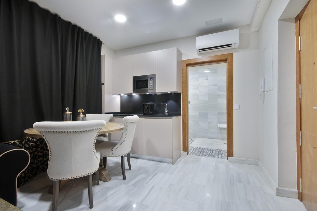 גרנדה Suites Gran Via Capilla Real מראה חיצוני תמונה