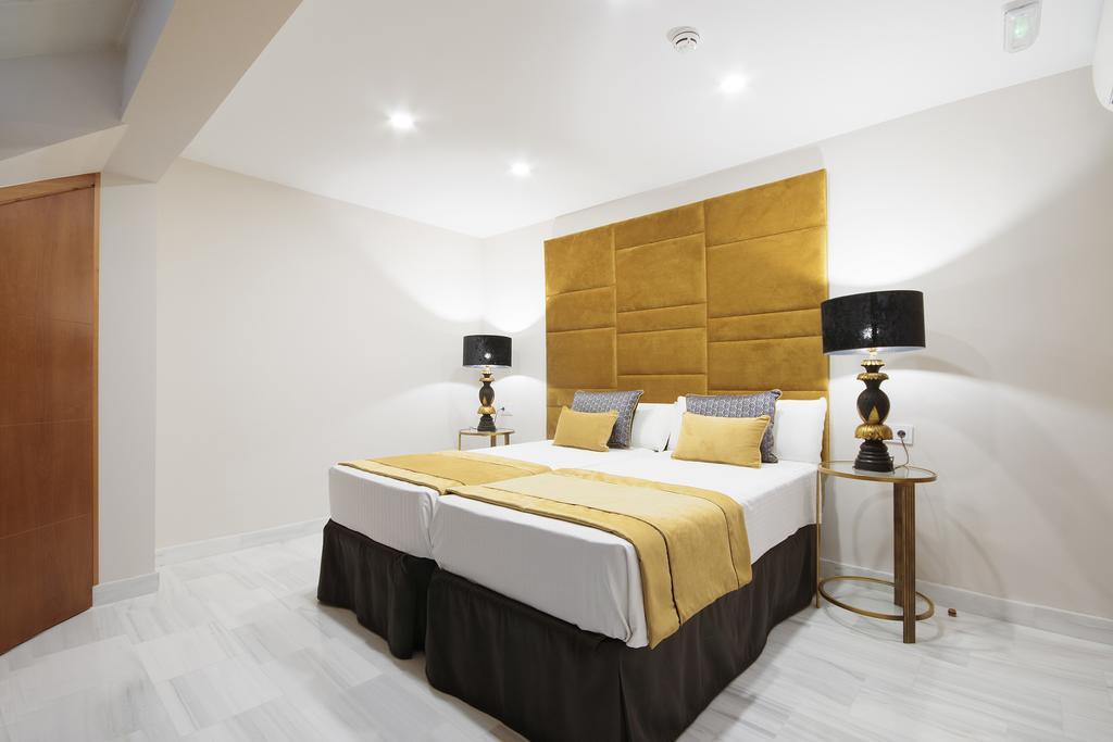 גרנדה Suites Gran Via Capilla Real מראה חיצוני תמונה