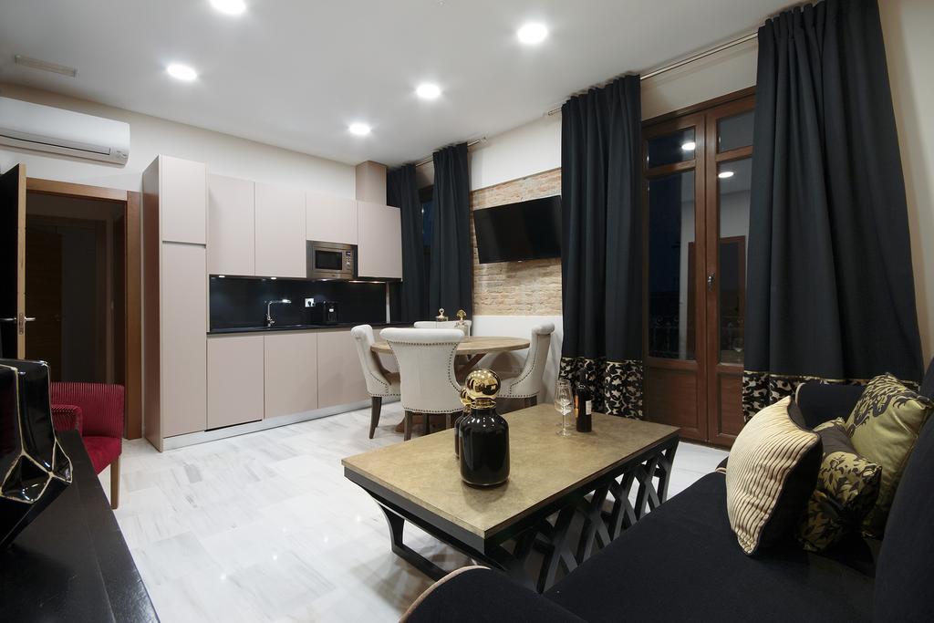 גרנדה Suites Gran Via Capilla Real מראה חיצוני תמונה